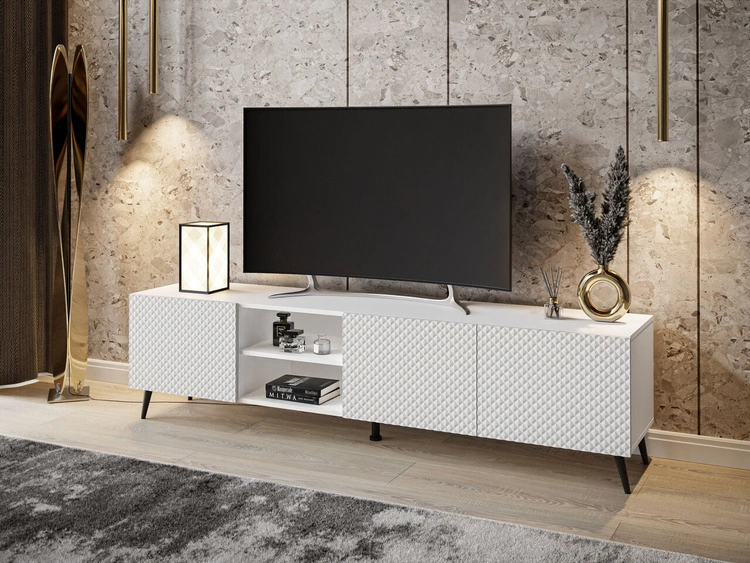 Szafka RTV z frezowanymi frontami 3D i metalowymi czarnymi nóżkami Celiane biały połysk