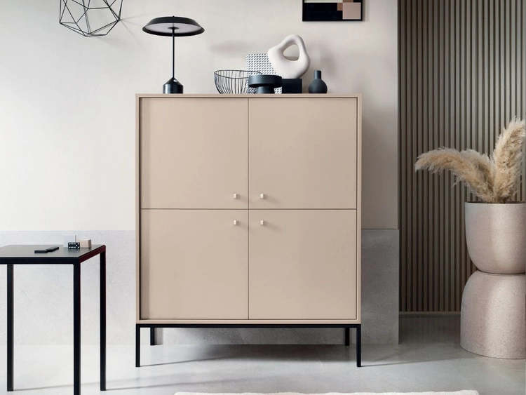 Komoda z drzwiami na czarnych nóżkach Amor Beż Piaskowy