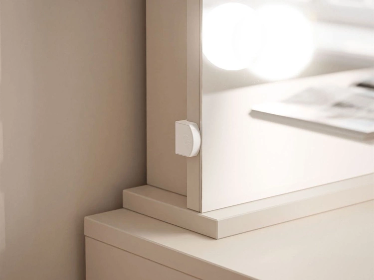 Lustro z oświetleniem do sypialni LED Melo Elite kaszmir