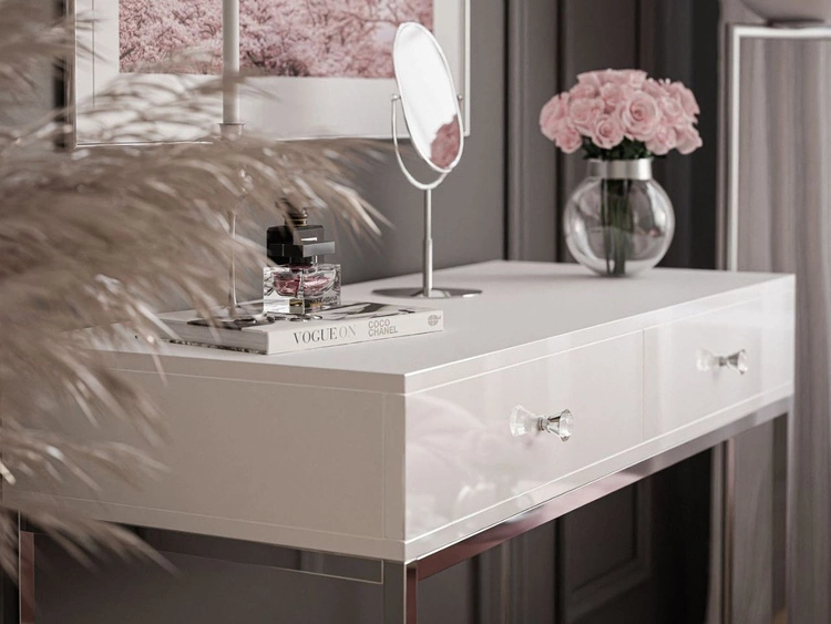 Konsola z szufladami, srebrnym stelażem i kryształowymi uchwytami Brisa biały połysk