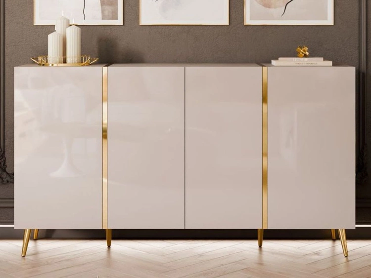 Czterodrzwiowa komoda 158 cm w stylu glamour na złotych nogach Lunelie kaszmir połysk