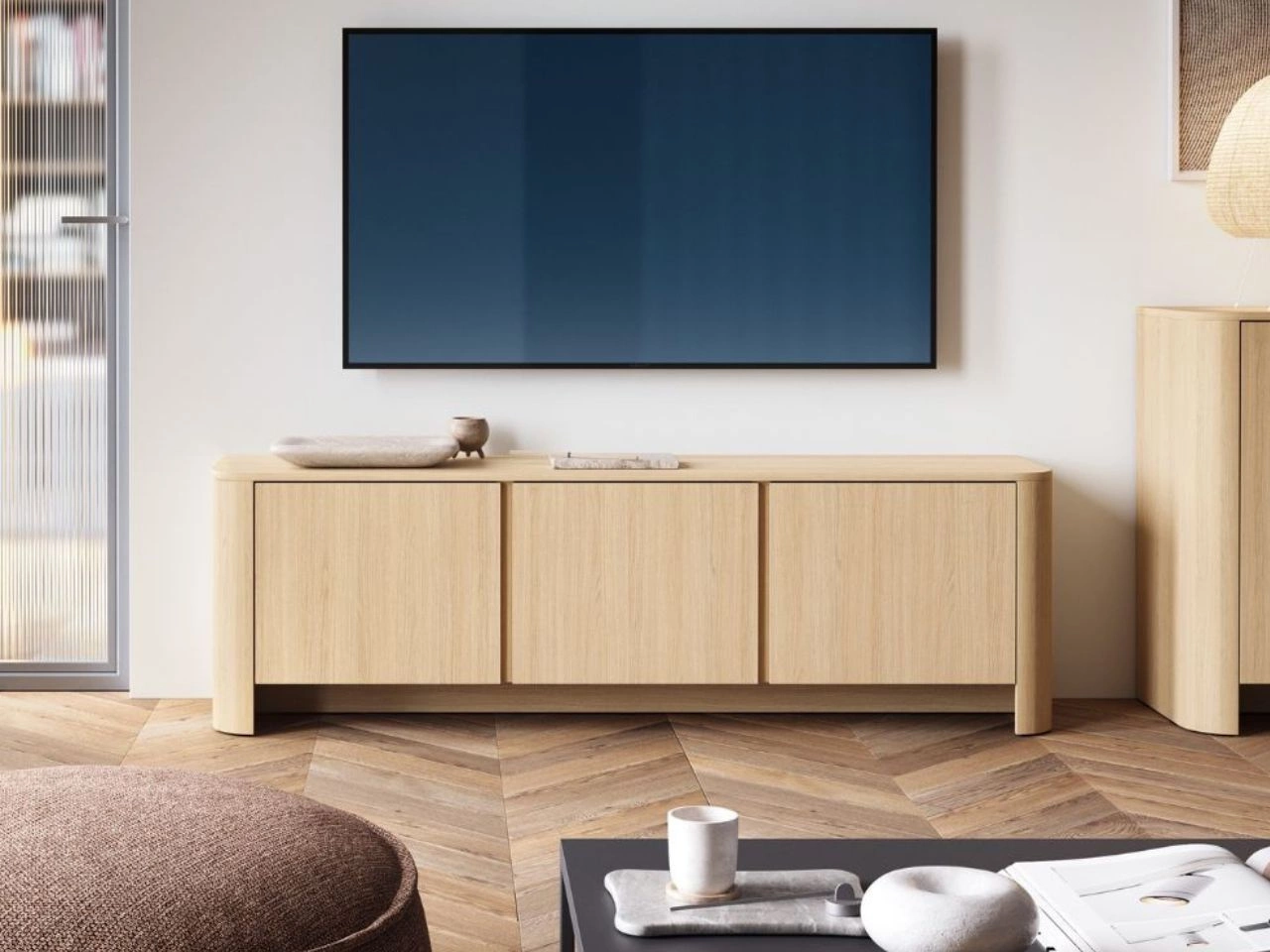 Szafka RTV ze złotą listwą dekoracyjną do salonu Brillo Dąb Vicenza