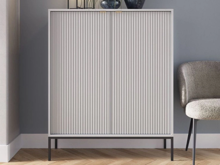 Komoda z drzwiami Amber szara na czarnych nogach