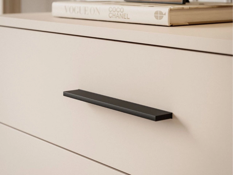 Komoda z szufladami i oświetleniem LED na czarnych nogach Nuveo Kaszmir