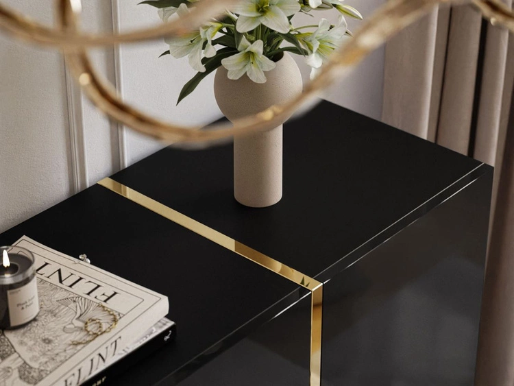 Dwudrzwiowa komoda 158 cm z trzema szufladami Lunelie czarny połysk