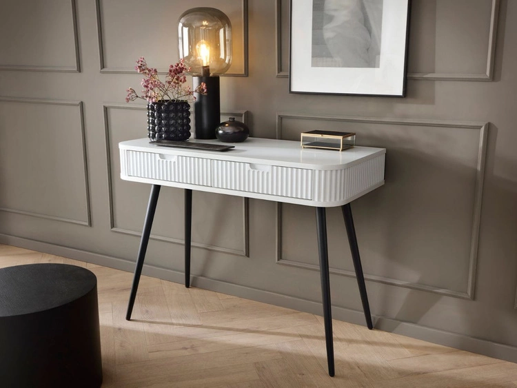 Toaletka z czarnymi metalowymi nogami Viva Czarna