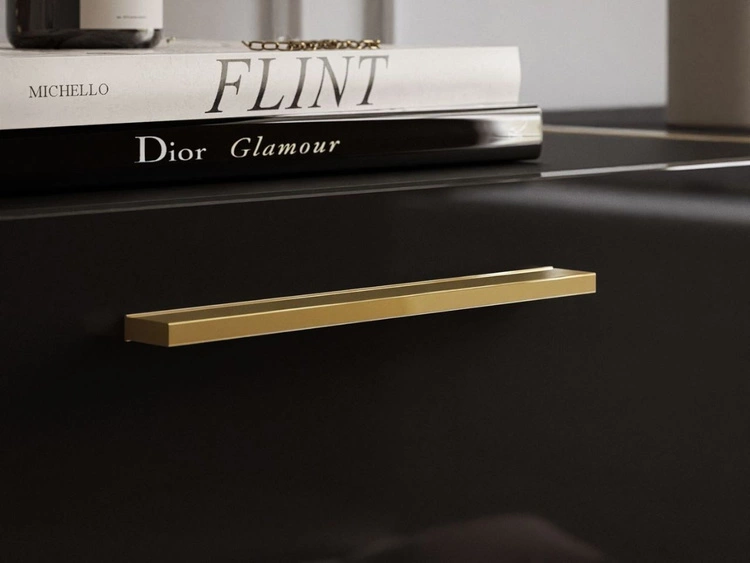 Szafka RTV w stylu glamour dwudrzwiowa z szufladą Lunelie czarny połysk