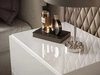 Stolik nocny z szufladami na czarnych nogach Noaé Lux Biały połysk